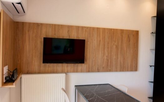 ΔΙΑΜΕΡΙΣΜΑ ΜΕ ΘΕΑ ΣΤΗ ΘΑΛΑΣΣΑ 40 m2 ΚΑΙ ΚΑΤΟΙΚΗΣΙΜΗ ΑΠΟΘΗΚΗ 17 m2 !