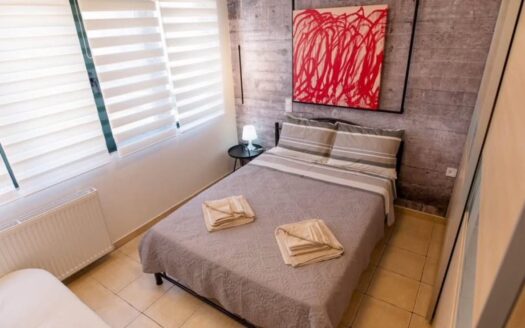 ΔΙΑΜΕΡΙΣΜΑ ΜΕ ΘΕΑ ΣΤΗ ΘΑΛΑΣΣΑ 40 m2 ΚΑΙ ΚΑΤΟΙΚΗΣΙΜΗ ΑΠΟΘΗΚΗ 17 m2 !