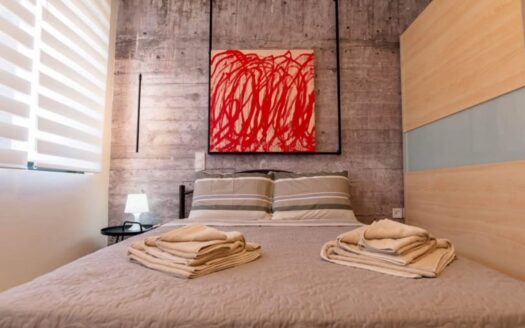 ΔΙΑΜΕΡΙΣΜΑ ΜΕ ΘΕΑ ΣΤΗ ΘΑΛΑΣΣΑ 40 m2 ΚΑΙ ΚΑΤΟΙΚΗΣΙΜΗ ΑΠΟΘΗΚΗ 17 m2 !