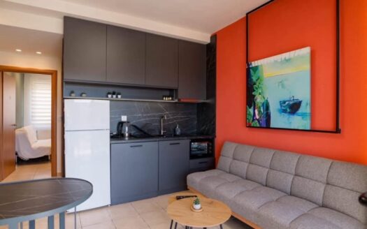 ΔΙΑΜΕΡΙΣΜΑ ΜΕ ΘΕΑ ΣΤΗ ΘΑΛΑΣΣΑ 40 m2 ΚΑΙ ΚΑΤΟΙΚΗΣΙΜΗ ΑΠΟΘΗΚΗ 17 m2 !